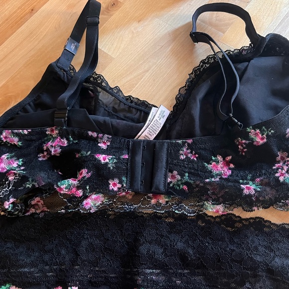 Victoria’s Secret SET bra and panty NWOT - Picture 5 of 5
